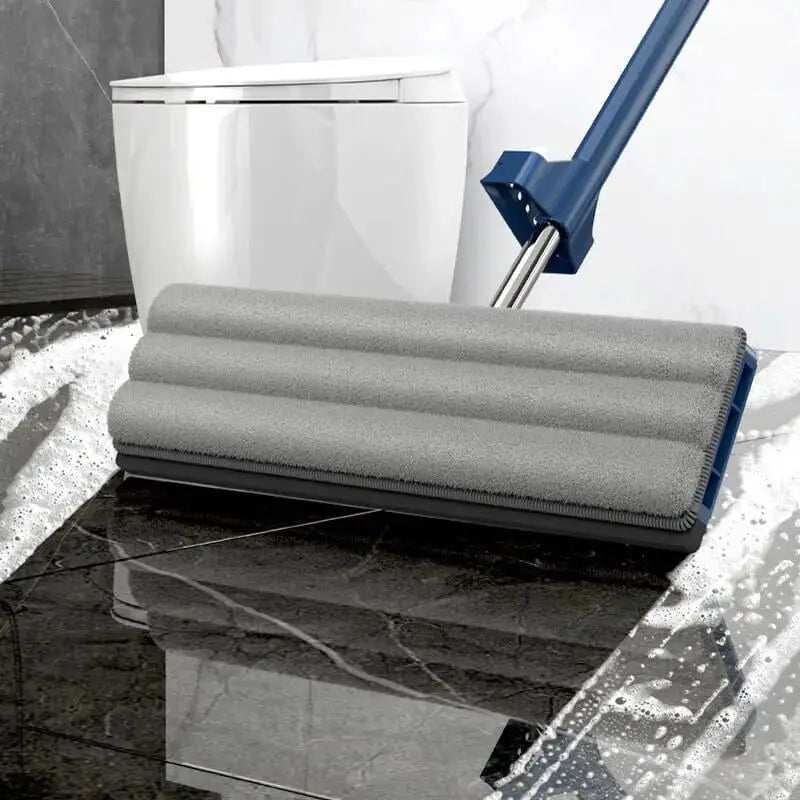 Smartlyo self-wringing 360° flat mop with adjustable handle and microfiber cleaning pad for easy floor cleaning.