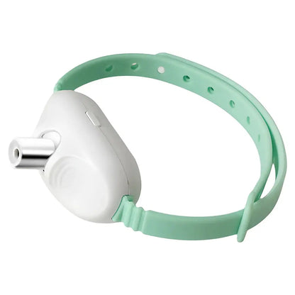 Smartlyo automatic moving laser cat collar toy showing a sleek collar with an integrated laser pointer for feline entertainment