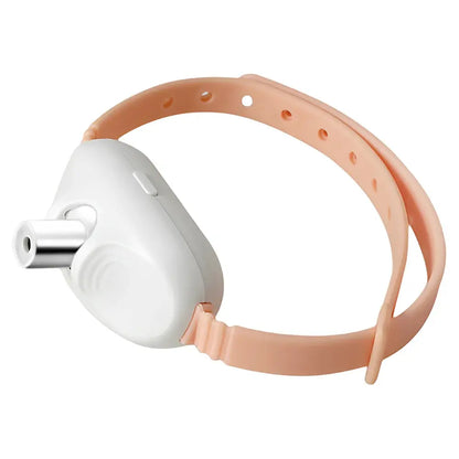 Smartlyo automatic moving laser cat collar toy showing a sleek black collar with a laser pointer tip for interactive pet play.