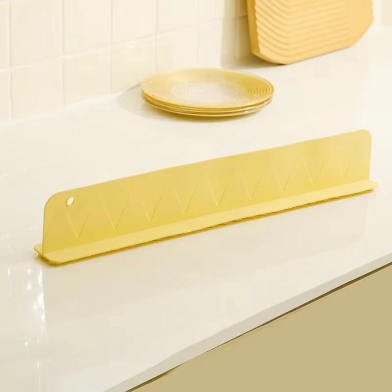 Smartlyo Rafford silicone sink splash guard with suction cups, flexible edge to prevent water splashes in kitchen sink