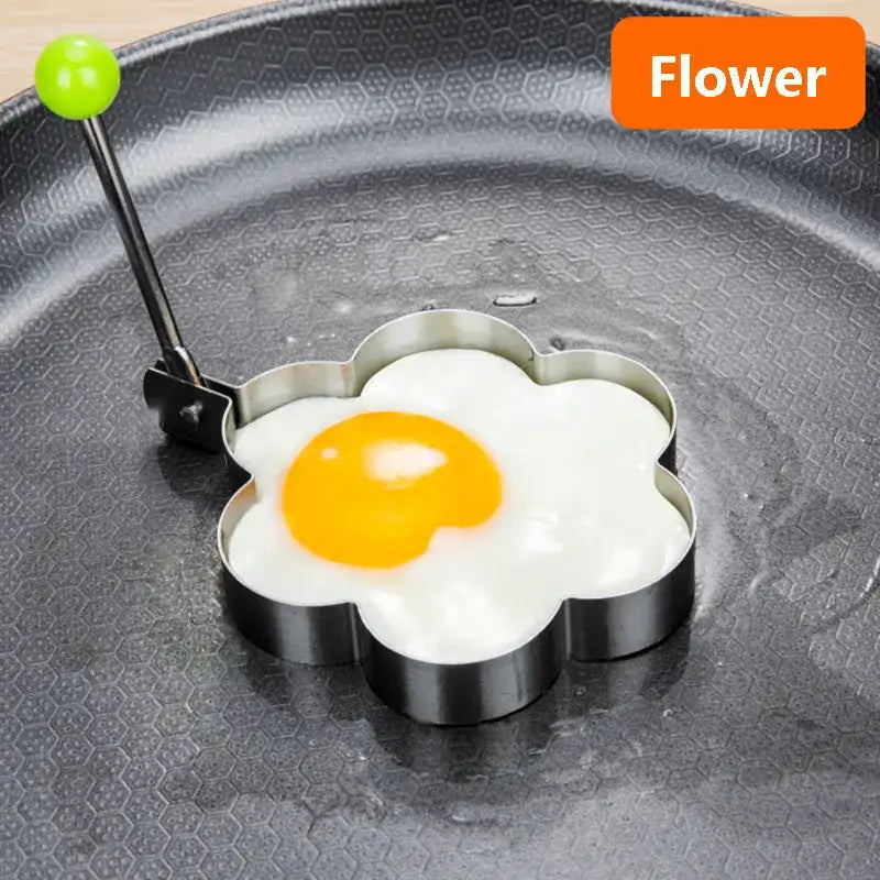Heart-shaped stainless steel fried egg mold by Smartlyo for making pancakes, omelettes, and breakfast breakfast in kitchen cooking tools