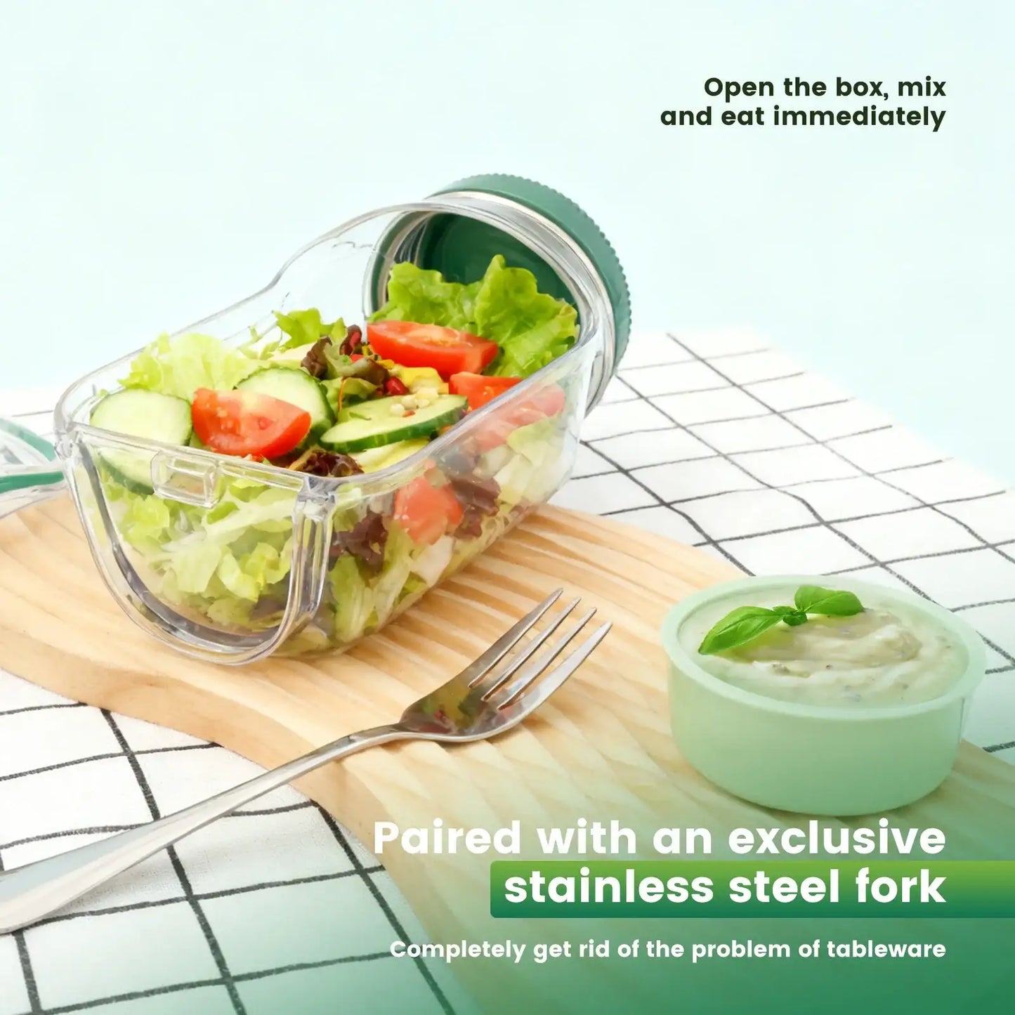 Portable Smartlyo side-opening salad jar with a clear glass body and black lid, perfect for fresh salads on the go.