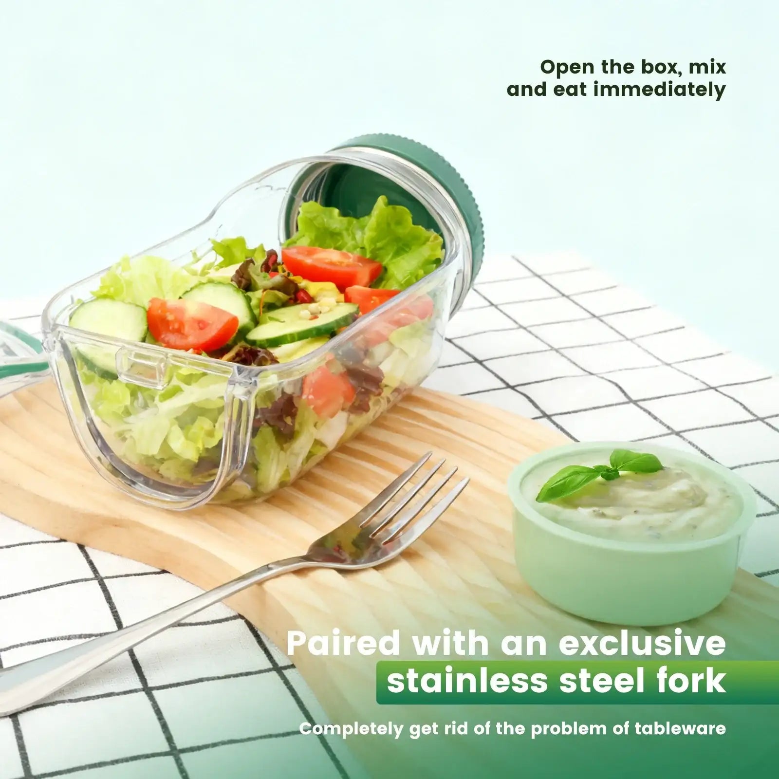 Portable Smartlyo side-opening salad jar with a clear glass body and black lid, perfect for fresh salads on the go.